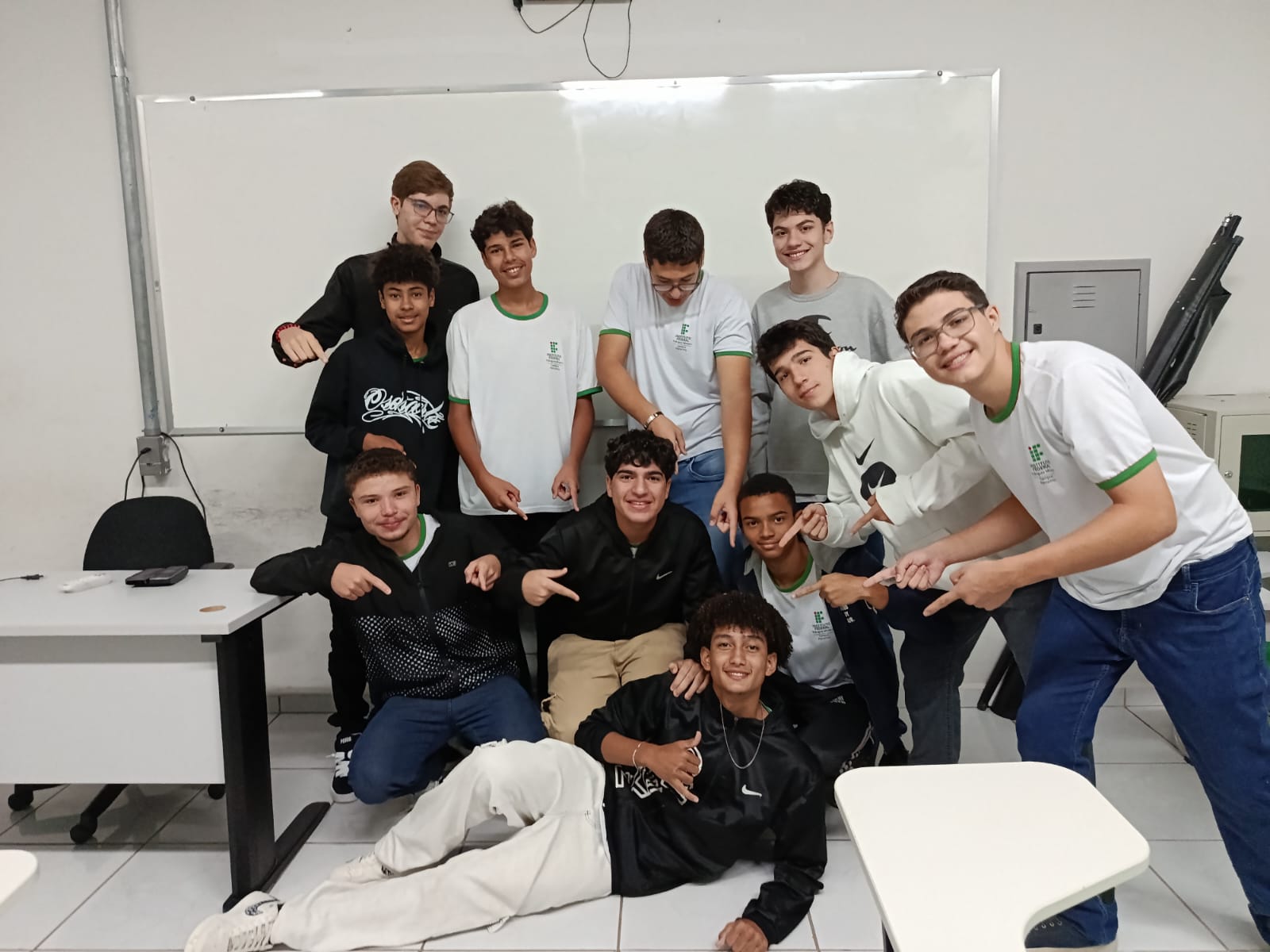 Eu, (Davi Salles) com meus amigos