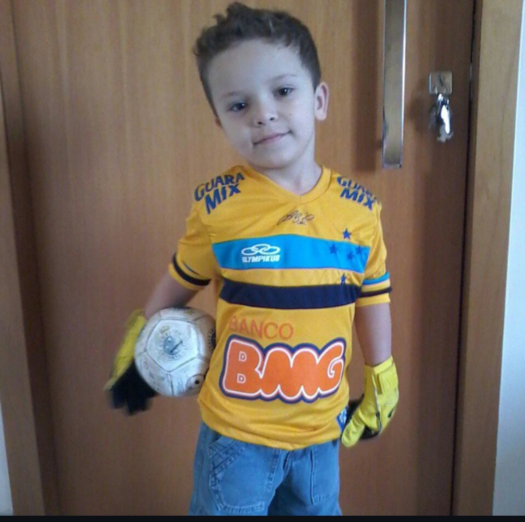 Eu com a camisa do Goleiro Fábio